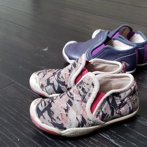 Plae Girl Shoes Size 8 -Color pink one pair only